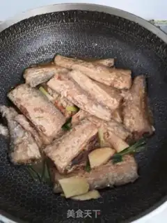 Make Quick hands on the fish step 13