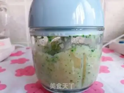 Make Mashed mashed mashed milk and blue flowers step 6