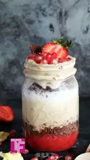 Make Cracker strawberry milkshake step 6