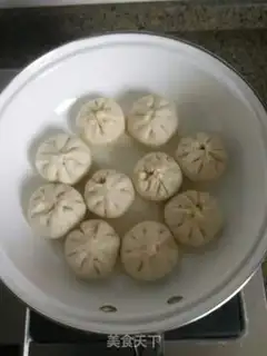Make A meat bun with mushrooms step 7