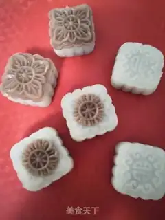 Make Spam-coloured mooncake step 17