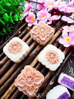 Make Spam-coloured mooncake step 18