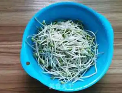 Make Soccer bean sprouts step 1