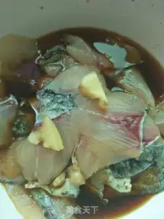 Make Sour sauce and fish step 1