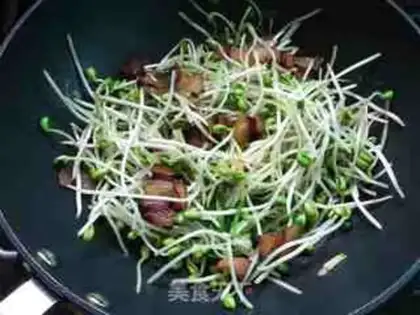 Make Soccer bean sprouts step 5