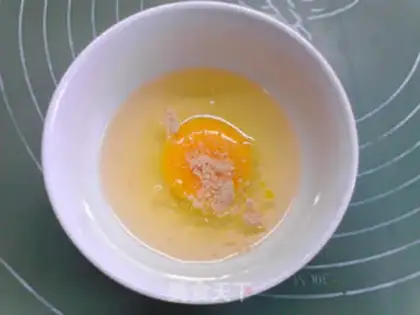 Make Pumpkin fried eggs step 1