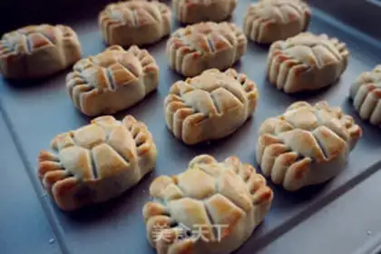 Make Crab moon cake step 11