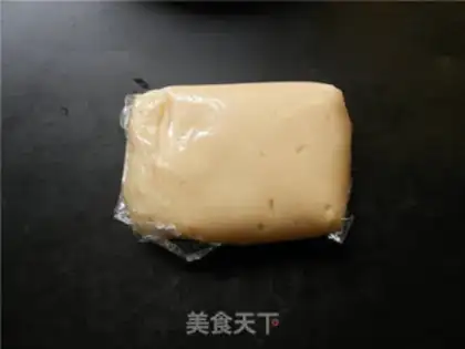 Make A broad black sesame moon cake step 2