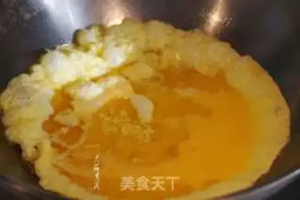 Make Crab fried tomatoes step 3