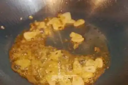 Make Crab fried tomatoes step 5