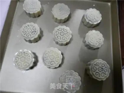Make A broad black sesame moon cake step 9