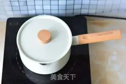 Make Homemade milk tea step 1