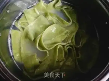 Make Spinach pants with noodles step 10