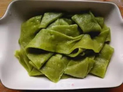 Make Spinach pants with noodles step 11