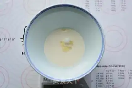 Make A yellow-haired moon cake step 1