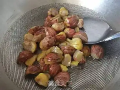 Make Red-tree chestnut chicken step 3