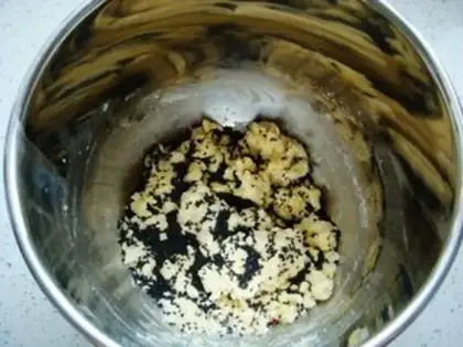 Make Black Sesame Cube toast step 3
