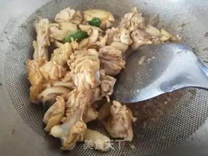 Make Red-tree chestnut chicken step 5