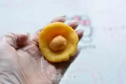 Make A yellow-haired moon cake step 17