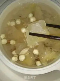 Make Lotus silver ear soup step 1