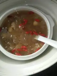 Make Lotus silver ear soup step 3