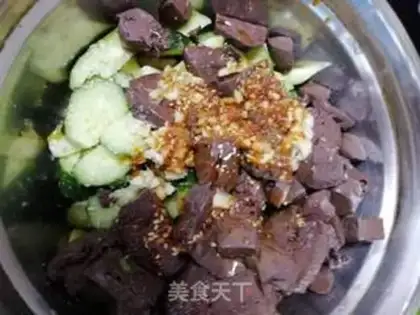 Make A cucumber with duck blood step 2