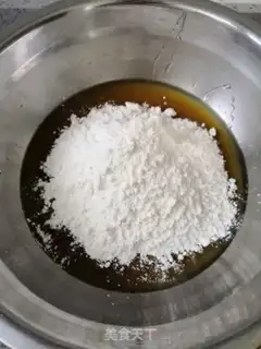 Make Rose Bean Sand Mooncake step 4