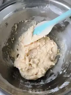 Make Rose Bean Sand Mooncake step 5