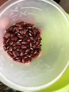 Make Little bean, sweet rice congee step 0