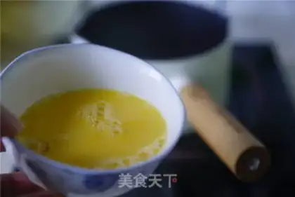 Make cucumber egg shrimp soup step 1