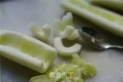 Make cucumber egg shrimp soup step 2
