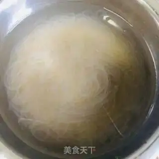Make A big cabbage with a flower and a fan step 1