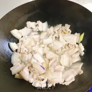 Make A big cabbage with a flower and a fan step 3