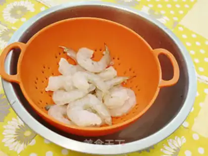 Make Shrimp and bitter melon step 1
