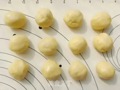 Make A yellow-haired moon cake step 19
