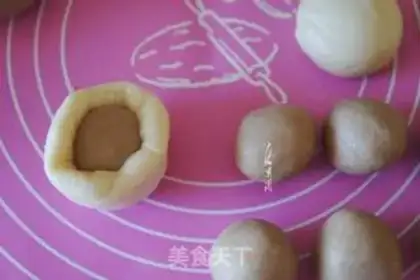 Make Heart-shaped mooncake step 10