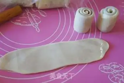 Make Heart-shaped mooncake step 14