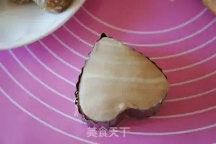 Make Heart-shaped mooncake step 17