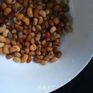 Make Red dates, red beans step 1