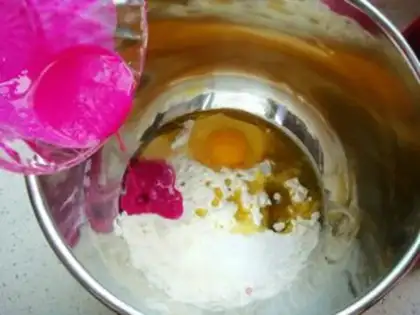 Make Flamingo toast step 1
