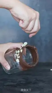 Make A strawberry milkshake step 1