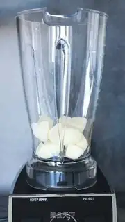Make A strawberry milkshake step 5