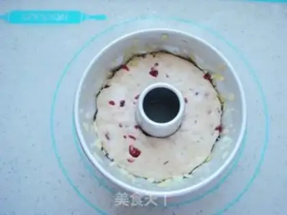 Make Goo-goo-Hoff cranberry bread step 9