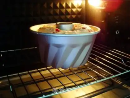 Make Goo-goo-Hoff cranberry bread step 11