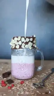 Make A strawberry milkshake step 8