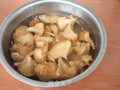 Make Monkey mushrooms burn ribs step 1