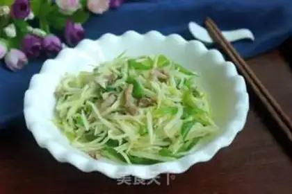 Make Green peppers with white fried meat step 6