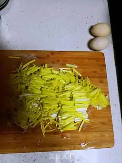 Make Eggs are fried step 0