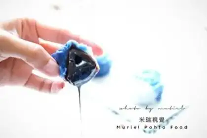Make Ice-covered chocolate crèche step 17