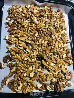 Make Roasted walnuts step 1